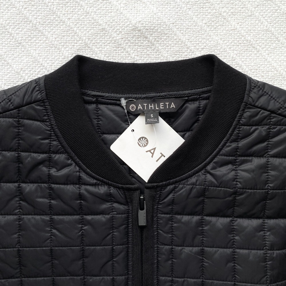 Athleta Recycled Grandview Shortie Quilted Bomber Jacket Black Size S NWT - Picture 7 of 10
